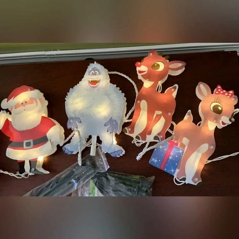Rudoloh The Red Nosed Reindeer Collection. Lights, Movies,‎ Book